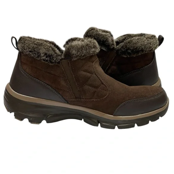 💥SALE💥SKECHERS BROWN RELAXED FIT GIRL CRUSH BROWN ANKLE BOOTIES NWOTS SZ 9 EUC - Picture 2 of 13